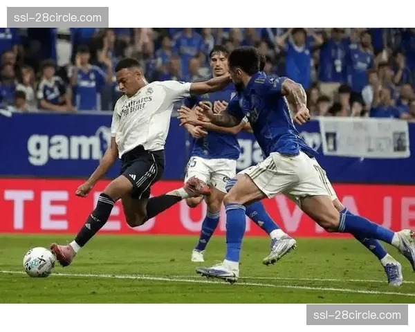 莱万特控球体系遇奥维耶多反击,风格克制成战术博弈焦点 莱万特控球体系遇奥维耶多反击,风格克制成战术博弈焦点