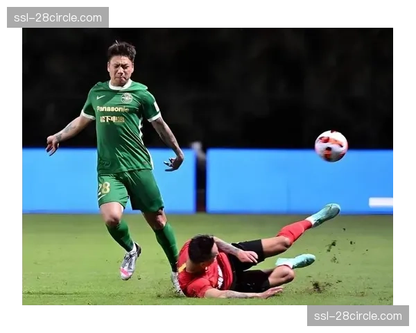 青岛西海岸阿齐兹补时破门 赛季个人首球难挽败局 青岛西海岸阿齐兹补时破门 赛季个人首球难挽败局